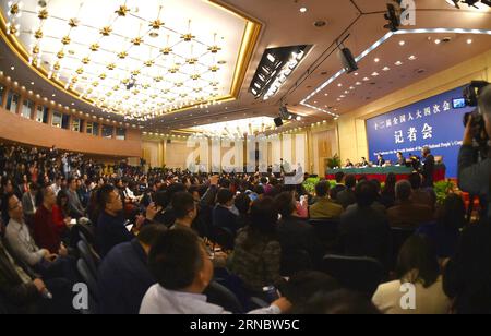 (160312) -- PEKING, 12. März 2016 -- Vorsitzender der China Banking Regulatory Commission Shang Fulin, der Vorsitzende der China Securities Regulatory Commission Liu Shiyu und der Vorsitzende der China Insurance Regulatory Commission Xiang Junbo halten eine Pressekonferenz am Rande der vierten Sitzung des 12. Nationalen Volkskongresses in Peking, der Hauptstadt Chinas, am 12. März 2016. )(mcg) (ZWEI SITZUNGEN)CHINA-PEKING-NPC-PRESSEKONFERENZ (CN) ZhaoxYingquan PUBLICATIONxNOTxINxCHN 160312 Peking 12. März 2016 Vorsitzender der China Banking Regulatory Commission Shang Fulin Vorsitzender des Chin Stockfoto