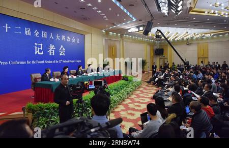 (160312) -- PEKING, 12. März 2016 -- am Rande der vierten Sitzung des 12. Nationalen Volkskongresses in Peking, der Hauptstadt Chinas, am 12. März 2016 findet Eine Pressekonferenz zur Reform der Staatsunternehmen statt. )(mcg) (ZWEI SITZUNGEN)CHINA-PEKING-PRESSEKONFERENZ-REFORM DER STAATSUNTERNEHMEN (CN) XuexYubin PUBLICATIONxNOTxINxCHN 160312 Peking 12. März 2016 eine Pressekonferenz ZUR Reform der Staatsunternehmen IST Held AN der Seite der vierten Sitzung des 12. nationalen Prominenten-S-Kongresses in Peking, Hauptstadt Chinas, 12. März 2016 mcg zwei Sitzungen China Stockfoto