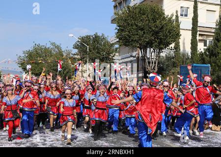 (160313) -- LIMASSOL, 13. März 2016 -- Menschen treten während der Parade des Limassol Karnevals in Limassol, Zypern am 13. März 2016 auf. Zehntausende von Feiernden drängten sich am Sonntag in die am Meer gelegene Stadt Limassol im Süden der Mittelmeerinsel Zypern, um an der jährlichen Karnevalsparade teilzunehmen. ) ZhangxZhang PUBLICATIONxNOTxINxCHN Limassol 13. März 2016 Prominente treten während der Parade des Limassol-Karnevals in Limassol Zypern auf AM 13. März 2016 drangen Zehntausende Revels in die Sea Side City von Limassol im Süden des Landes ein Stockfoto