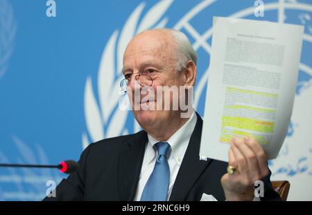 (160324) -- GENF, 24. März 2016 -- UN-Sondergesandter für Syrien de Mistura zeigt ein Dokument, das seine Gemeinsamkeiten auf einer Pressekonferenz in Genf, Schweiz, am 24. März 2016 auflistet. Am Ende der jüngsten Verhandlungsrunde, die ein politisches Ende der syrischen Krise herbeiführen soll, hoffte UN-Vermittlerin Staffan de Mistura, dass ein Papier, in dem 12 Punkte der Gemeinsamkeiten zwischen den Kriegsparteien dargelegt werden, die Grundlage für substanzielle Verhandlungen im April bilden würde. ) GESPRÄCHE SCHWEIZ-GENF-SYRIEN-COMMONNALITY XuxJinquan PUBLICATIONxNOTxINxCHN Genf 24. März 2016 UN-Sondergesandter für Syrien de Mistura S Stockfoto