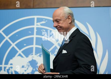 (160324) - GENF, 24. März 2016 -- UN-Sondergesandter für Syrien de Mistura kommt zu einer Pressekonferenz in Genf, Schweiz, 24. März 2016. Am Ende der jüngsten Verhandlungsrunde, die ein politisches Ende der syrischen Krise herbeiführen soll, hoffte UN-Vermittlerin Staffan de Mistura, dass ein Papier, in dem 12 Punkte der Gemeinsamkeiten zwischen den Kriegsparteien dargelegt werden, die Grundlage für substanzielle Verhandlungen im April bilden würde. ) SCHWEIZ-GENF-SYRIEN GESPRÄCHE-COMMONNALITY XuxJinquan PUBLICATIONxNOTxINxCHN Genf 24. März 2016 UN-Sondergesandter für Syrien de Mistura trifft zu einer Pressekonferenz in Genf ein Schweiz Stockfoto