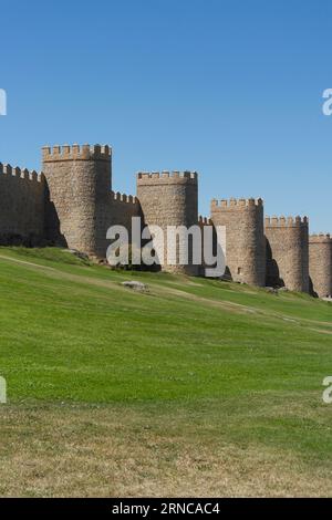 Mittelalterliche Mauern Von Avila Stockfoto