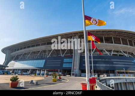 Istanbul, Türkei - 11.14.2021: Heimstadion des Galatasaray SK, Ali Sami Yen Spor Kompleksi, aus Sponsoringgründen als Rams Park gekennzeichnet Stockfoto