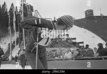 Aktuell 11 - 3 - 1974: HolmenkollenJuha Mieto gewann im letzten Jahr die 15 km und 5 Meilen. Dieses Jahr erhielt er die Holmenkoll-Medaille nach einem klaren Sieg in den 15 km und Bronze in den 5 Meilen. Die 5-mil wurde von Magne Myrmo gewonnen. Berit Mørdre Lammedal gewann die 5 km lange Damenmedaille Es war der erste norwegische Frauensieg in der Geschichte von Kollen. Foto: Ivar Aaserud / aktuell / NTB ***FOTO NICHT VERARBEITET*** dieser Text wurde automatisch übersetzt! Stockfoto