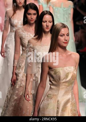(160415) -- SHANGHAI, 14. April 2016 -- Models präsentieren Kreationen der Marke Lacava während der Shanghai Fashion Week in Shanghai, Ostchina, 14. April 2016. ) (Ry) CHINA-SHANGHAI-FASHION WEEK (CN) ZhuangxYi PUBLICATIONxNOTxINxCHN 160415 Shanghai 14. April 2016 Models präsentieren Kreationen der Marke LACAVA während der Shanghai Fashion Week in Shanghai East China 14. April 2016 Ry China Shanghai Fashion Week CN ZhuangxYi PUBLICATIONxNOTxINxCHN Stockfoto