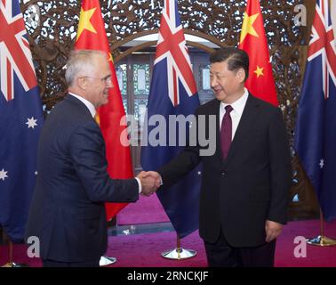 PEKING, 15. April 2016 -- der chinesische Präsident Xi Jinping (R) trifft sich mit dem australischen Premierminister Malcolm Turnbull in Peking, der Hauptstadt Chinas, am 15. April 2016. )(mcg) CHINA-BEIJING-XI JINPING-AUSTRALIAN PM-MEETING (CN) WangxYe PUBLICATIONxNOTxINxCHN Peking 15. April 2016 der chinesische Präsident Xi Jinping r trifft sich mit dem australischen Premierminister Malcolm Turnbull in Peking Hauptstadt Chinas 15. April 2016 mcg China Peking Xi Jinping Australian PM Meeting CN WangXYe PUBLICATINxCHN Stockfoto