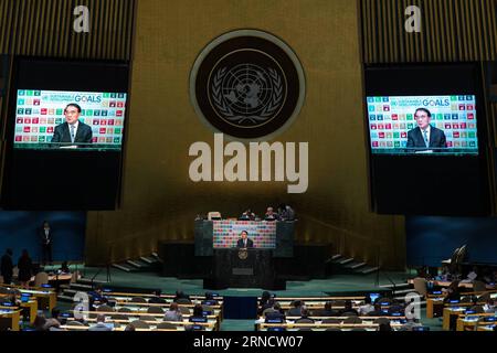 (160421) -- NEW YORK, 21. April 2016 --Chinas Vizeminister für auswärtige Angelegenheiten und G20 Sherpa Li Baodong spricht am 21. April 2016 im Hauptquartier der Vereinten Nationen in New York an der hochrangigen Thematischen Debatte der Generalversammlung der Vereinten Nationen über die Verwirklichung der Ziele für nachhaltige Entwicklung. Chinas Vizeminister für auswärtige Angelegenheiten und der G20-Minister Sherpa Li Baodong forderten am Donnerstag alle Parteien nachdrücklich auf, in einer thematischen Debatte auf hoher Ebene mit der umfassenden Umsetzung der Agenda 2030 für nachhaltige Entwicklung zu beginnen. ) UN-NEW YORK-CHINA-SDG-HIGH LEVEL DEBATE-LI BAODONG LIXMUZI PUBLICATIONXNOTXINXCHN 16042 Stockfoto