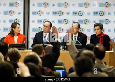 (Von links nach rechts) Segolene Royal, Minister für Ökologie, nachhaltige Entwicklung und Energie Frankreichs, französischer Präsident Francois Hollande, Generalsekretär der Vereinten Nationen Ban Ki-moon und Christiana Figueres, der Exekutivsekretär des Rahmenübereinkommens der Vereinten Nationen über Klimaänderungen (UNFCCC) nimmt an einer Pressekonferenz im Anschluss an die hochrangige Unterzeichnungszeremonie des Pariser Klimaabkommens am 22. April 2016 im Hauptsitz der Vereinten Nationen in New York Teil. Führende Politiker aus mindestens 175 Ländern haben hier das Pariser Klimaschutzabkommen unterzeichnet, das den ersten Schritt in Richtung des Pakts darstellt Stockfoto