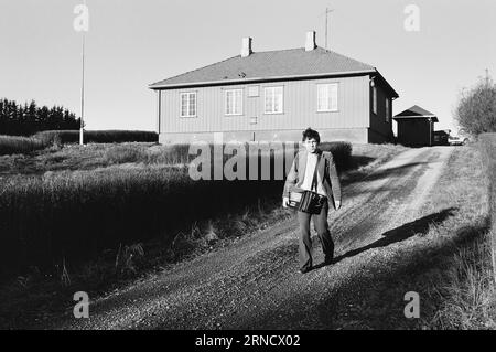 Heute vom 1. Bis 47: Hamar auf der AirMarienlyst hat sich zu einer gigantischen Institution entwickelt. Nun wird NRK die Distriktübertragungen erweitern. Im Herbst wurde ein Bezirksbüro für Hedmark und Oppland eingerichtet. Längerfristig ist es wünschenswert, dass jeder Bezirk eine eigene Bezirksradiostation erhält. Journalist Arve Granlund. Foto: Sverre A. Børretzen / aktuell / NTB ***FOTO NICHT VERARBEITET*** dieser Text wurde automatisch übersetzt! Stockfoto