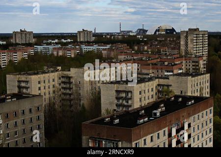 Tschernobyl - 30 Jahre nach dem Reaktorunglück TSCHERNOBYL, 19. April 2016 -- Foto aufgenommen am 19. April 2016 zeigt die verlassene Stadt Pripyat in der Nähe des Kernkraftwerks Tschernobyl in der Ukraine. Tschernobyl, ein Ort voller schrecklicher Erinnerungen in der Nordukraine, in der Nähe von Belarus, ist jetzt für Touristen zugänglich, fast 30 Jahre nach der Explosion eines Kernkraftwerks dort. Es war der schlimmste nukleare Unfall in der Geschichte der Menschheit. Ein großer Landstrich um das Werk herum wurde als verbotene Zone ausgewiesen, und gewöhnliche Menschen wurden nach der Katastrophe vom April 26 vollständig verboten, einzutreten. Stockfoto