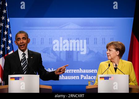 Pressekonferenz von Angela Merkel und Barack Obama in Hannover (160424) -- HANNOVER, 24. April 2016 -- US-Präsident Barack Obama (L) und Bundeskanzlerin Angela Merkel nehmen am 24. April 2016 an einer Pressekonferenz in Hannover Teil. Barack Obama kam am 24. April in Hannover an. Er wird an der Eröffnungszeremonie der Hannover Industriemesse teilnehmen und Gespräche mit Bundeskanzlerin Angela Merkel führen. (Yxb) DEUTSCHLAND-HANNOVER-BARACK OBAMA-BESUCH zhangxfan PUBLICATIONxNOTxINxCHN Pressekonferenz von Angela Merkel und Barack Obama in Hannover 160424 Hannover 24. April 2016 US-Präsident BARACK Obama l A Stockfoto