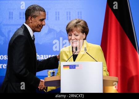 Pressekonferenz von Angela Merkel und Barack Obama in Hannover (160424) -- HANNOVER, 24. April 2016 -- US-Präsident Barack Obama (L) und Bundeskanzlerin Angela Merkel nehmen am 24. April 2016 an einer Pressekonferenz in Hannover Teil. Barack Obama kam am 24. April in Hannover an. Er wird an der Eröffnungszeremonie der Hannover Industriemesse teilnehmen und Gespräche mit Bundeskanzlerin Angela Merkel führen. (Yxb) DEUTSCHLAND-HANNOVER-BARACK OBAMA-BESUCH zhangxfan PUBLICATIONxNOTxINxCHN Pressekonferenz von Angela Merkel und Barack Obama in Hannover 160424 Hannover 24. April 2016 US-Präsident BARACK Obama l A Stockfoto