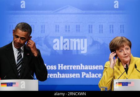 Bilder des Tages Pressekonferenz von Angela Merkel und Barack Obama in Hannover (160424) -- HANNOVER, 24. April 2016 -- US-Präsident Barack Obama (L) und Bundeskanzlerin Angela Merkel nehmen am 24. April 2016 an einer Pressekonferenz in Hannover Teil. Barack Obama kam am 24. April in Hannover an. Er wird an der Eröffnungszeremonie der Hannover Industriemesse teilnehmen und Gespräche mit Bundeskanzlerin Angela Merkel führen. (Yxb) GERMANY-HANNOVER-BARACK OBAMA-VISIT zhangxfan PUBLICATIONxNOTxINxCHN images the Day Press Conference from Angela Merkel and Barack Obama in Hannover 160424 Hannover 24. April 201 Stockfoto