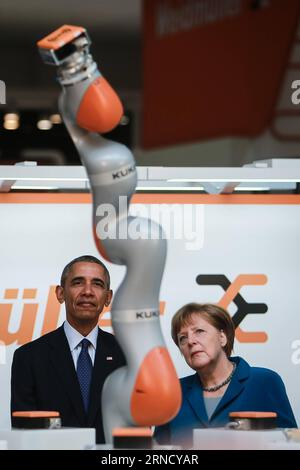 (160425) -- HANNOVER, 25. April 2016 -- Bundeskanzlerin Angela Merkel (R) und US-Präsident Barack Obama besuchen den Stand der Weidmueller Group während ihrer Tour auf der Hannover Industrial Fair 2016 am 25. April 2016 in Hannover. Mehr als 5.200 Aussteller aus über 70 Ländern und Regionen nahmen an der Messe Teil. ) DEUTSCHLAND-HANNOVER-INDUSTRIEMESSE ZhangxFan PUBLICATIONxNOTxINxCHN 160425 Hannover April 25 2016 Bundeskanzlerin Angela Merkel r und US-Präsident Barack Obama besuchen Group S-Stand während ihrer Tour AUF DER Hannover Industriemesse 2016 in Hannover Deutschland AM 25 2016. April Mo Stockfoto