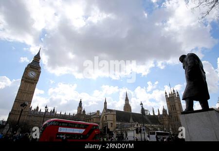 (160427) -- LONDON, 27. April 2016 -- Foto aufgenommen am 27. April 2016 zeigt einen allgemeinen Blick auf den Big Ben im Zentrum Londons, Großbritannien. Londons berühmter Big Ben soll ein Facelift von 43 Millionen US-Dollar erhalten, teilte das britische Parlament am Dienstag mit. Ein dreijähriges Arbeitsprogramm wird Anfang 2017 beginnen. Dies bedeutet, dass die Uhr ausgeschaltet und die Glocke während der Ausführung der Arbeiten für eine bestimmte Zeit stumm geschaltet wird. ) GROSSBRITANNIEN-LONDON-BIG BEN-REPAIR HanxYan PUBLICATIONxNOTxINxCHN 160427 London April 27 2016 Foto aufgenommen AM April 27 2016 zeigt eine allgemeine Ansicht des Big Ben im Zentrum Londons Brit Stockfoto