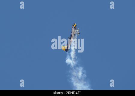 ESKISEHIR, TURKIYE - 18. SEPTEMBER 2022: Private Extra EA-330SC (SC086)-Ausstellung auf der Sivrihisar SHG Airshow Stockfoto