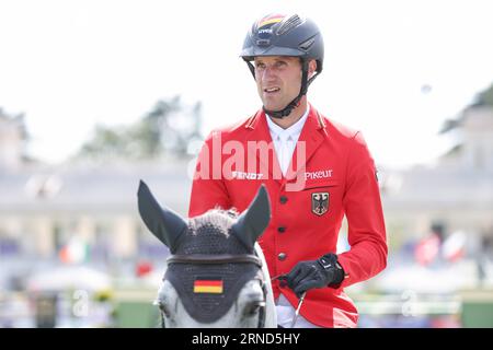 Mailand, Italien. September 2023. Pferdesport: Europameisterschaft, Springen, 3. Wettkampf, 2. Runde Nationenpokal (Einzelsport und Team). Der deutsche Springreiter Christian Kukuk reitet in Mumbai. Quelle: Friso Gentsch/dpa/Alamy Live News Stockfoto