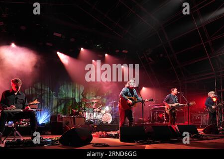 Dorset, Großbritannien. Donnerstag, 31. August 2023. Wilco trat 2023 beim End of the Road Festival in den Larmer Tree Gardens in Dorset auf. Fototermin: Donnerstag, 31. August 2023. Foto sollte lauten: Richard Gray/Alamy Live News Stockfoto