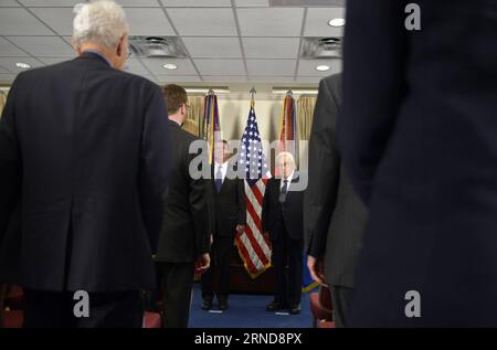 WASHINGTON D.C., 09. Mai 2016 – der US-Verteidigungsminister Ash Carter (Back L) feiert eine Preisverleihung zu Ehren des ehemaligen US-Außenministers Henry Kissinger (Back R) für seine jahrelangen herausragenden öffentlichen Dienste im Pentagon in Washington D.C., USA, 9. Mai 2016. Der Distinguished Public Service Award des US-Verteidigungsministeriums (DoD) ist die höchste Auszeichnung, die das DoD privaten Bürgern verleiht. ) U.S.-WASHINGTON D.C.-PENTAGON-KISSINGER-AWARD YinxBogu PUBLICATIONxNOTxINxCHN Washington D C Mai 09 2016 US-Verteidigungsminister Ash Carter Back l Gastgeber für die Verleihung der Preisverleihung Stockfoto