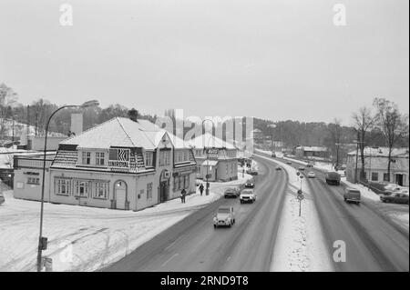 Tatsächlich 03 - 6 - 1974: Der kleinste kam FarthestThis ist, wie wir die Tankkarte verzögern. In diesen benzinarmen Zeiten ist es definitiv ein Vorteil, ein kleines Auto zu haben, bestätigte diesen Test, den Aktuell zusammen mit Profis durchgeführt hat. Foto: Sverre A. Børretzen / aktuell / NTB ***FOTO NICHT VERARBEITET*** dieser Text wurde automatisch übersetzt! Stockfoto