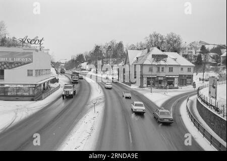 Tatsächlich 03 - 6 - 1974: Der kleinste kam FarthestThis ist, wie wir die Tankkarte verzögern. In diesen benzinarmen Zeiten ist es definitiv ein Vorteil, ein kleines Auto zu haben, bestätigte diesen Test, den Aktuell zusammen mit Profis durchgeführt hat. Foto: Sverre A. Børretzen / aktuell / NTB ***FOTO NICHT VERARBEITET*** dieser Text wurde automatisch übersetzt! Stockfoto