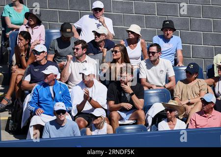 New York, New York, USA. August 2023 31. U.a. Sophia Thomalla (GER) - Freundin von Alexander Zverev (GER) in Aktion während der US Open 2023 - Tennis Championships (Bild: © Mathias Schulz/ZUMA Press Wire) NUR REDAKTIONELL! Nicht für kommerzielle ZWECKE! Stockfoto