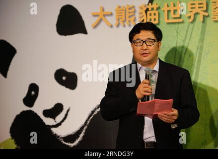 (160519) -- HONG KONG, 19. Mai 2016 -- Yao Sidan, Direktor des Forst Bureau der Provinz Sichuan, spricht auf der Pressekonferenz der Sichuan Week und der riesigen Panda-Weltkunstausstellung im Hong Kong Ocean Park in Hong Kong, Südchina, 19. Mai 2016. Die Sichuan Week & Riesen Panda World Art Exhibition Tour wird vom 20. Bis 29. Mai im Park eröffnet. ) (Zkr) CHINA-HONG KONG-SICHUAN-PANDA(CN) NgxWingxKin PUBLICATIONxNOTxINxCHN 160519 Hong KONG 19. Mai 2016 Yao Direktor des Forstamtes der Provinz Sichuan Rede auf der Pressekonferenz der Sichuan Week & der Giant Panda World Art Exhibition Tour Stockfoto