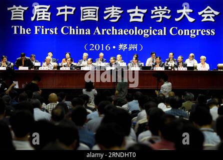 (160521) -- ZHENGZHOU, 21. Mai 2016 -- der erste chinesische Archäologische Kongress findet am 21. Mai 2016 in Zhengzhou, der Hauptstadt der zentralchinesischen Provinz Henan, statt. Der erste China Archaeological Congress startete hier am Samstag, an dem etwa 400 Experten aus über 10 Ländern und Regionen teilnahmen, darunter Großbritannien, Ägypten, Deutschland, Indien und die Vereinigten Staaten. ) (Zkr) CHINA-ZHENGZHOU-ARCHAEOLOGICAL CONGRESS(CN) LixAn PUBLICATIONxNOTxINxCHN 160521 Zhengzhou 21. Mai 2016 der erste China Archaeological Congress IST Held in Zhengzhou Hauptstadt der zentralchinesischen Provinz S Henan 21. Mai 2016 der Stockfoto