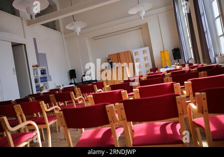 Hamburg, Deutschland. September 2023. Blick in die Betty-Heine-Halle der Reformsynagoge der Jüdischen Gemeinde in Hamburg (JGHH) während einer Fotosession vor deren Einweihung. Abends die historische Betty-Heine-Halle im ehemaligen Israelitischen Krankenhaus auf St. Pauli wird als Gebetssaal der Reformsynagoge in Hamburg eingeweiht. Quelle: Christian Charisius/dpa/Alamy Live News Stockfoto