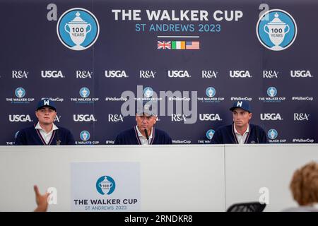 St. Andrews, Schottland. September 2023. Austin Greaser, Mike McCoy und Ben James während der USA Team Press Conference vor dem Walker Cup 2023. Großbritannien und Irland gehen diese Woche im 49. Walker Cup-Match gegen die Vereinigten Staaten von Amerika. Vor 100 Jahren wurde der Walker Cup erstmals in St. Andrews ausgetragen, da sich die beiden Seiten – bestehend aus zehn führenden männlichen Amateurgolfspielern – darauf vorbereiten, auf dem historischen Old Course zu kämpfen. Stockfoto