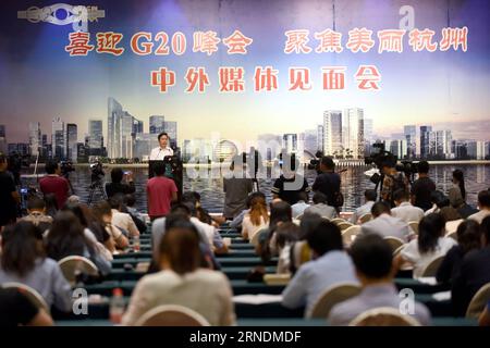 (160524) -- HANGZHOU, 24. Mai 2016 -- Fotoaufnahme am 24. Mai 2016 zeigt eine Pressekonferenz zur Vorbereitung des G20-Gipfels in Hangzhou, der Hauptstadt der ostchinesischen Provinz Zhejiang. China wird im September 2016 Gastgeber des G20-Gipfels sein. ) (wyl) CHINA-HANGZHOU-G20-GIPFELPRESSEKONFERENZ (CN) WangxDingchang PUBLICATIONxNOTxINxCHN 160524 Hangzhou 24. Mai 2016 Fotoaufnahme AM 24. Mai 2016 zeigt eine Pressekonferenz ZUR Vorbereitung des G20-Gipfels in Hangzhou, Hauptstadt der ostchinesischen Provinz S Zhejiang, die im September 2016 den G20-Gipfel in wyl China Hangzhou ausrichten wird G20-Gipfel Pressekonferenz CN Stockfoto