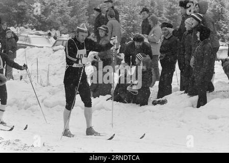 Aktuell 07 - 1 - 1974: Wer die WCWe gewinnt, schickt eine Gruppe von 27 Frauen und Männern zu den Ski-Weltmeisterschaften in Falun. Es wird eine große Enttäuschung sein, wenn keiner der männlichen Langläufer Gold nimmt. Und es wird eine große Überraschung sein, wenn einige der Teilnehmer in den anderen Zweigen es tun. Foto: Aktuell/NTB ***FOTO NICHT VERARBEITET*** dieser Text wurde automatisch übersetzt! Stockfoto