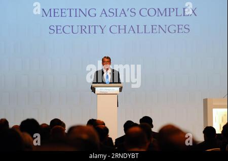 (160604) -- SINGAPUR, 4. Juni 2016 -- US-Verteidigungsministerin Ashton Carter nimmt am 15. Shangri-La-Dialog in Singapur am 4. Juni 2016 Teil. Der 15. Shangri-La-Dialog trat am Samstag am zweiten Tag in Singapur ein. ) SINGAPUR-SHANGRI-LA DIALOG-USA VERTEIDIGUNGSMINISTERIN ThenxChihxWey PUBLICATIONxNOTxINxCHN Singapur 4. Juni 2016 US-Verteidigungsministerin Ashton Carter nimmt AM 15. Shangri-La-Dialog in Singapur AM 4. Juni 2016 AM zweiten Tag des Shangri-La-Dialogs in Singapur AM Samstag ist Singapur Shangri-La-Dialog US-Verteidigungsministerin ThenxChihxWey PUBLICATIONxNOTxIN Stockfoto