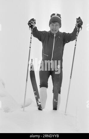 Tatsächlich 06 - 8 - 1974: Sie, die aloneBerit Mørdre Lammedal geht, ist wieder da, wo wir sie gewohnt sind - an der Spitze des norwegischen Skilanglaufthrons der Frauen. Nachdem sie letztes Jahr aus der Elite-Gruppe ausgeschlossen wurde, ist sie den diesjährigen Weltmeisterschaften einen eigenen Weg voraus - und es ist ihr gelungen. Foto: Ivar Aaserud / aktuell / NTB ***FOTO NICHT VERARBEITET*** dieser Text wurde automatisch übersetzt! Stockfoto