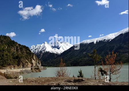 (160605) -- TIBET, 5. Juni 2016 -- Foto aufgenommen am 4. Juni 2016 zeigt die Landschaft des Ranwu-Sees im Basu County von Chamdo City, der autonomen Region Tibet im Südwesten Chinas. ) (wx) CHINA-TIBET-RANWU SEENLANDSCHAFT (CN) ZhangxRufeng PUBLICATIONxNOTxINxCHN 160605 Tibet 5. Juni 2016 Foto aufgenommen AM 4. Juni 2016 zeigt die Landschaft des Ranwu Sees im Basu County Chamdo City Südwesten Chinas S Tibet Autonome Region wx China Tibet Ranwu Seenlandschaft CN ZhangxRufeng PUBLICATINxCHN TxCHN Stockfoto