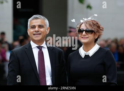 160610 -- LONDON, 10. Juni 2016 -- Bürgermeister von London Sadiq Khan L und Frau Saadiya Khan kommen in St. Paul’s Cathedral for the National Service of Thanksgiving anlässlich des 90. Geburtstages der Königin am 10. Juni 2016 in London. BRITISCH-LONDON-KÖNIGLICH-NATIONALER DIENST VON THANKSGIVING HANXYAN PUBLICATIONXNOTXINXCHN Stockfoto