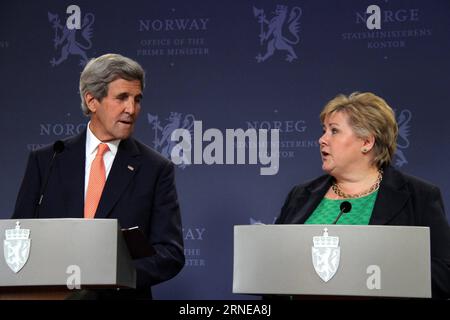 (160615) -- OSLO, 15. Juni 2016 -- US-Außenminister John Kerry (L) spricht mit Norwegens Premierminister Erna Solberg während einer gemeinsamen Pressekonferenz in Oslo, Norwegen, 15. Juni 2016. John Kerry traf sich hier am Mittwochmorgen mit dem iranischen Außenminister Mohammad-Javad Zarif, um das Atomabkommen, das als gemeinsamer umfassender Aktionsplan (Joint Comprehensive Plan of Action, JCPOA) bezeichnet wird, sowie die Syrien-Frage zu erörtern. Was den JCPOA betrifft, so haben die Vereinigten Staaten von Amerika absolut alles getan, was wir gemäß dem Schreiben des Abkommens tun mussten und müssen, sagte Kerry später am Mittwoch hier. ) NORWEGEN Stockfoto