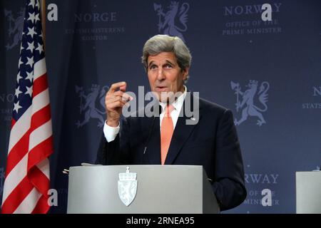 (160615) -- OSLO, 15. Juni 2016 -- US-Außenminister John Kerry spricht während einer gemeinsamen Pressekonferenz mit Norwegens Premierminister Erna Solberg (nicht im Bild zu sehen), in Oslo, Norwegen, 15. Juni 2016. John Kerry traf sich hier am Mittwochmorgen mit dem iranischen Außenminister Mohammad-Javad Zarif, um das Atomabkommen, das als gemeinsamer umfassender Aktionsplan (Joint Comprehensive Plan of Action, JCPOA) bezeichnet wird, sowie die Syrien-Frage zu erörtern. Was den JCPOA betrifft, so haben die Vereinigten Staaten von Amerika absolut alles getan, was wir gemäß dem Abkommen tun mussten und müssen, sagte Kerry später in W Stockfoto