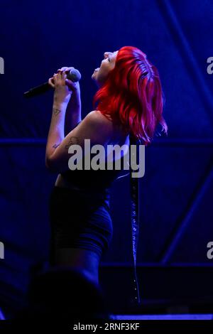 Rom, Italien. 27. August 2023. Sophie Scott während des Konzerts von Sophie und den Giants beim Villa Ada Festival 2023, 30. August 2023, Rom, Italien. (Foto: Domenico Cippitelli/NurPhoto) Credit: NurPhoto SRL/Alamy Live News Stockfoto