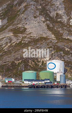 Bunker Oil Storage, Honningsvag Port, Mageroya Island, Troms og Finnmark, Norwegen Stockfoto