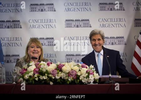 (160804) -- BUENOS AIRES, 4. August 2016 -- US-Außenminister John Kerry (R) und argentinische Außenministerin Susana Malcorra nahmen am 4. August 2016 an einer gemeinsamen Pressekonferenz im Palacio San Martin, dem Hauptsitz des argentinischen Außenministeriums, in Buenos Aires, der Hauptstadt Argentiniens, Teil. Kerrys Besuch gilt als nächster Schritt in einer Annäherung, bei der US-Präsident Barack Obama im März zu Besuch kam. ) (jg) (fnc) ARGENTINIEN-BUENOS AIRES-US-POLITICS-VISIT MARTINxZABALA PUBLICATIONxNOTxINxCHN 160804 Buenos Aires 4. August 2016 US-Außenminister John Kerry r und argentinische Außenminister Su Stockfoto