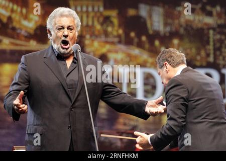 (160811) -- BUDAPEST, 10. August 2016 -- der spanische Tenor Placido Domingo gibt am 10. August 2016 ein Konzert in Budapest, Ungarn. )(hy) UNGARN-BUDAPEST-SPANIEN-KONZERT CsabaxDomotor PUBLICATIONxNOTxINxCHN 160811 Budapest 10. August 2016 Spanischer Tenor Placido Domingo gibt ein Konzert in Budapest Ungarn AM 10. August 2016 Hy Ungarn Budapest Spanien Konzert CSABAxDOMOTOR PUBLICATIONxNOTxINxCHN Stockfoto