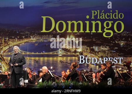 (160811) -- BUDAPEST, 10. August 2016 -- der spanische Tenor Placido Domingo gibt am 10. August 2016 ein Konzert in Budapest, Ungarn. )(hy) UNGARN-BUDAPEST-SPANIEN-KONZERT CsabaxDomotor PUBLICATIONxNOTxINxCHN 160811 Budapest 10. August 2016 Spanischer Tenor Placido Domingo gibt ein Konzert in Budapest Ungarn AM 10. August 2016 Hy Ungarn Budapest Spanien Konzert CSABAxDOMOTOR PUBLICATIONxNOTxINxCHN Stockfoto