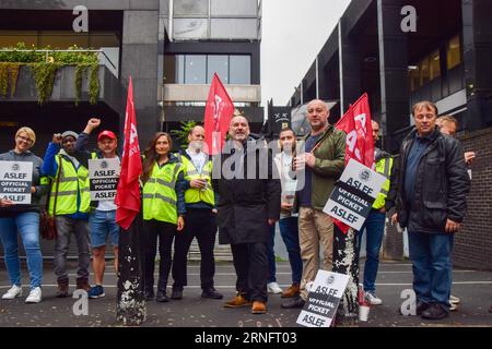 London, Großbritannien. September 2023. Der Generalsekretär der ASLEF-union, MICK WHELAN, schließt sich dem Streik vor dem Bahnhof Euston AN, während die Zugführer ihre Streiks über die Bezahlung fortsetzen. Quelle: Vuk Valcic/Alamy Live News Stockfoto