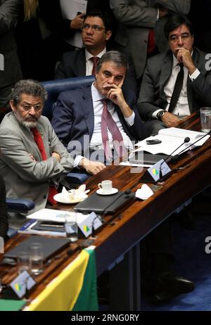 Dilma Rousseff - Amtsenthebungsverfahren in BRASILIA (160831) -- BRASILIA, 31. Aug. 2016 -- Jose Eduardo Cardozo (C), Verteidiger der suspendierten brasilianischen Präsidentin Dilma Rousseff und ehemalige Justizministerin, nimmt am 31. August 2016 an der letzten Amtsenthebungssitzung des Senats von Rousseff in Brasilia, der Hauptstadt Brasilias, Teil. Die brasilianischen Senatoren werden am Mittwoch abstimmen, um zu entscheiden, ob die suspendierte brasilianische Präsidentin Dilma Rousseff verurteilt wird oder nicht. Die Amtsenthebung erfordert eine Zweidrittelstimme, das sind 54 der 81 Senatoren. ) (Syq) BRASILIEN-BRASILIA-ROUSSEFF-IMPEACHMENT-VOTE LixMing PUBLICATIONxNOTxINxCHN Dil Stockfoto