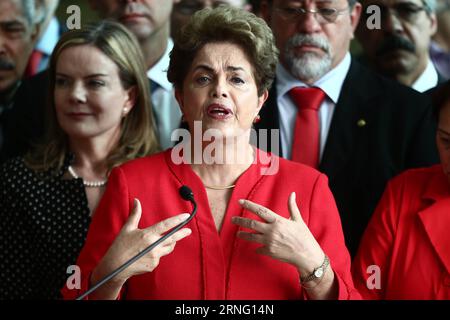 (160831) -- BRASILIA, 31. Aug. 2016 -- Dilma Rousseff hält am 31. Aug. 2016 eine Erklärung im Alvorada-Palast in Brasilia, Brasilien. Der brasilianische Senat stimmte am Mittwoch dafür, Dilma Rousseff mit 61 gegen 20 Stimmen aus der Präsidentschaft zu streichen. Das bedeutet, dass Rousseff sofort und dauerhaft aus ihrer Rolle entfernt wird und Michel Temer, der nach der Amtsenthebung von Rousseff im Mai die Interimspräsidentschaft übernommen hat, bis zum Ende dieser Amtszeit im Jahr 2018 Präsident wird. Wilton Junior/Agencia Estado) (da) (ce) BRASILIEN VERLÄSST BRASILIEN-BRASILIA-IMPEACHMENT-FINAL VOTE-ROUSSEFF e AE PUBLICATIONxNO Stockfoto