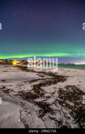 Die Nordlichter über der Insel Giske, Ålesund, Norwegen Stockfoto