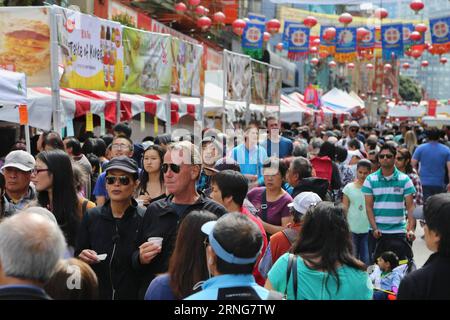 SAN FRANCISCO, 10. September 2016 -- die Besucher besuchen das 26. Jährliche Herbstmondfestival in Chinatown in San Francisco, USA, 10. September 2016. Die zweitägige Veranstaltung, die von der San Francisco Chinatown Merchants Association organisiert wird, wird das chinesische Mid-Autumn Festival feiern, das dieses Jahr am 15. September stattfindet. )(zcc) U.S.-SAN FRANCISCO-CHINA-HERBSTMONDFESTIVAL LiuxYilin PUBLICATIONxNOTxINxCHN San FRANCISCO 10. September 2016 Prominente besuchen das 26. Jährliche Herbstmondfestival in China Town in San Francisco die Vereinigten Staaten 10. September 2016 das zweitägige Event, das von San Francisco China Tow organisiert wird Stockfoto
