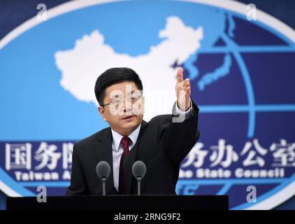 (160914) -- PEKING, 14. September 2016 -- Ma Xiaoguang, Sprecher des taiwanesischen Büros für Angelegenheiten des Staatsrats, Gesten auf einer regelmäßigen Pressekonferenz in Peking, Hauptstadt Chinas, 14. September 2016. ) (wyo) CHINA-PEKING-TAIWAN ANGELEGENHEITEN-PRESSE-KONFERENZ (CN) ChenxYehua PUBLICATIONxNOTxINxCHN 160914 Peking 14. September 2016 MA Xiaoguang Sprecher des TAIWAN-Büros des Staatsrats Gesten BEI einer regelmäßigen Pressekonferenz in Peking Hauptstadt Chinas 14. September 2016 wyo China Peking TAIWAN-Angelegenheiten Pressekonferenz CN ChenxYehua PUxBLTICTINN Stockfoto