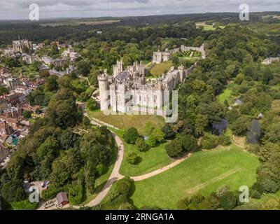 Luftaufnahme von Arundel Castle, Arundel, West Sussex, Großbritannien. Stockfoto